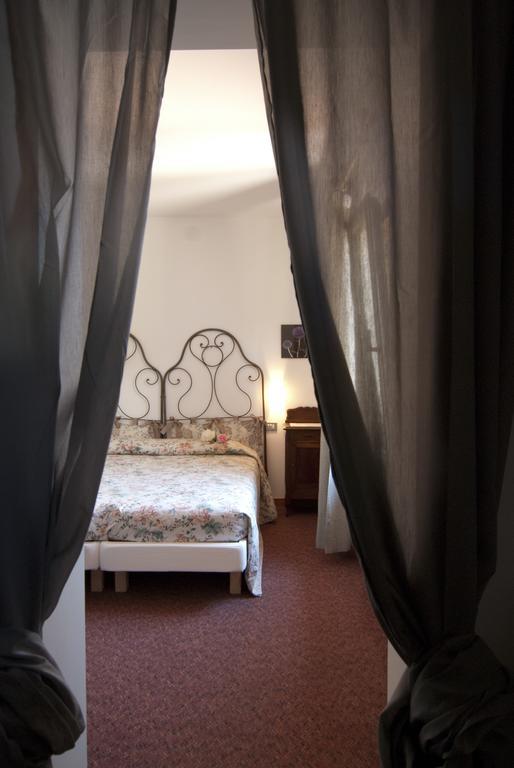 Hotel Mariano Гарньяно Номер фото