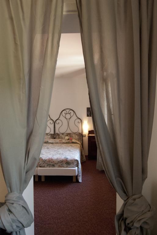 Hotel Mariano Гарньяно Номер фото